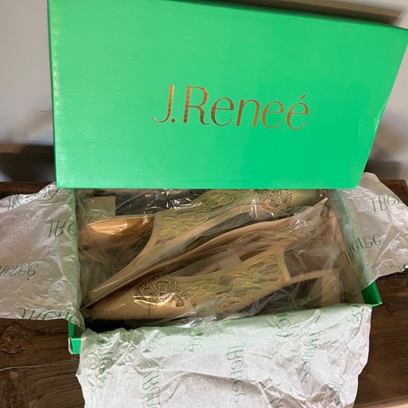 J Renee Faleece Champagne Shoe 11WW - Picture 7 of 7